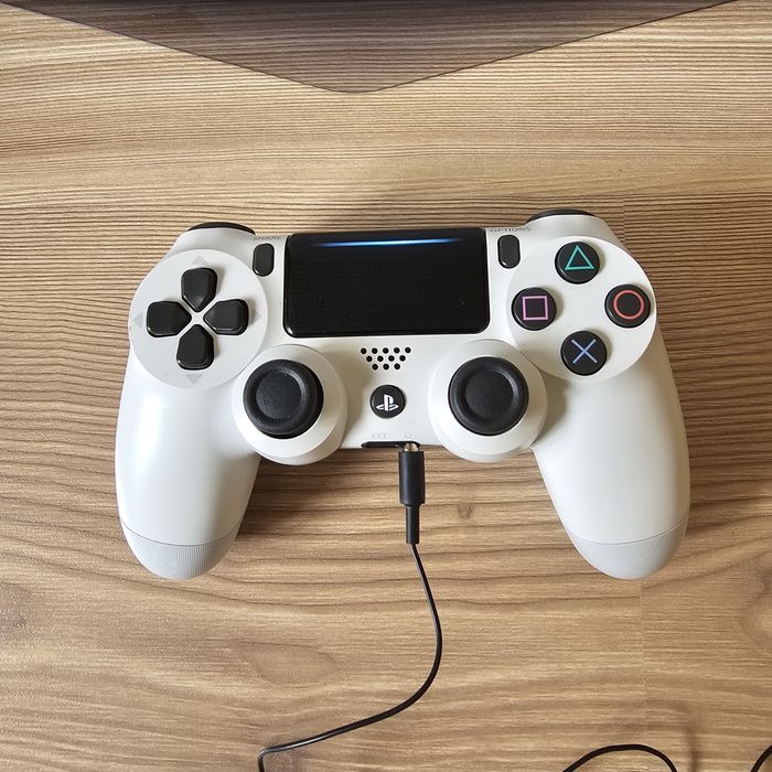 Бял PS4 Pro + много игри, аксесоари и картонена кутия PlayStation 4 5 PRO PS4 PS5 Плейстейшън Про
