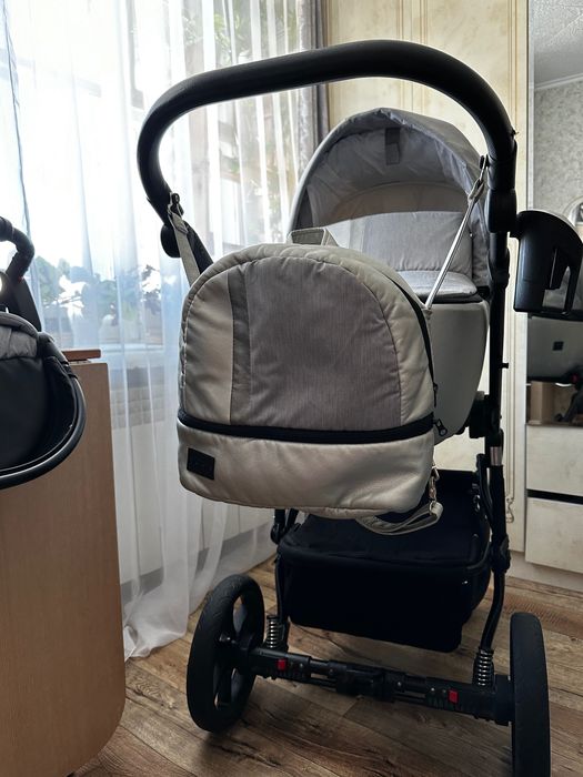 Продам Коляска 2 в 1