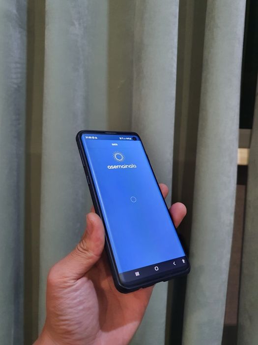 Самсунг с10 Samsung s10