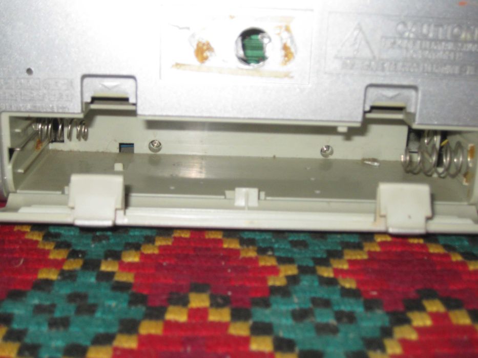 Стар касетофон. Цена 10 евро . Пращам по Еконт.
Пращам по Еконт.