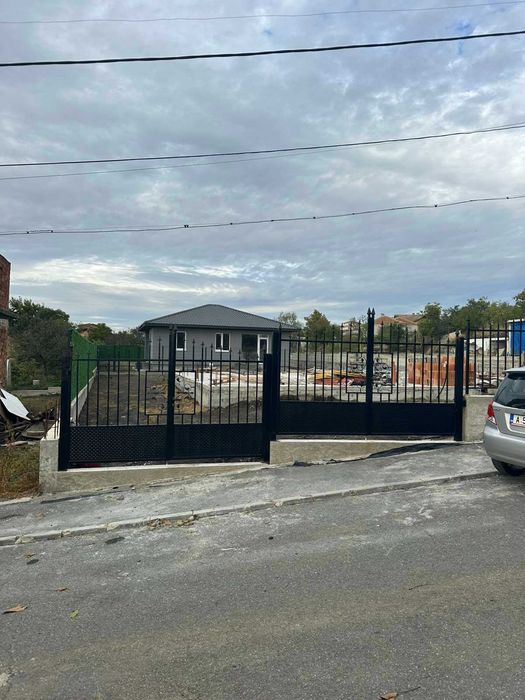 Нова къща с двор до Несебър