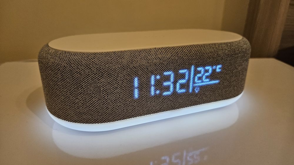 Безжично зарядно и стилна нощна лампа 15W 4в1