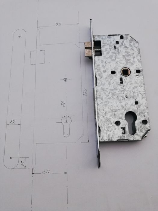 Продавам употребявани брави