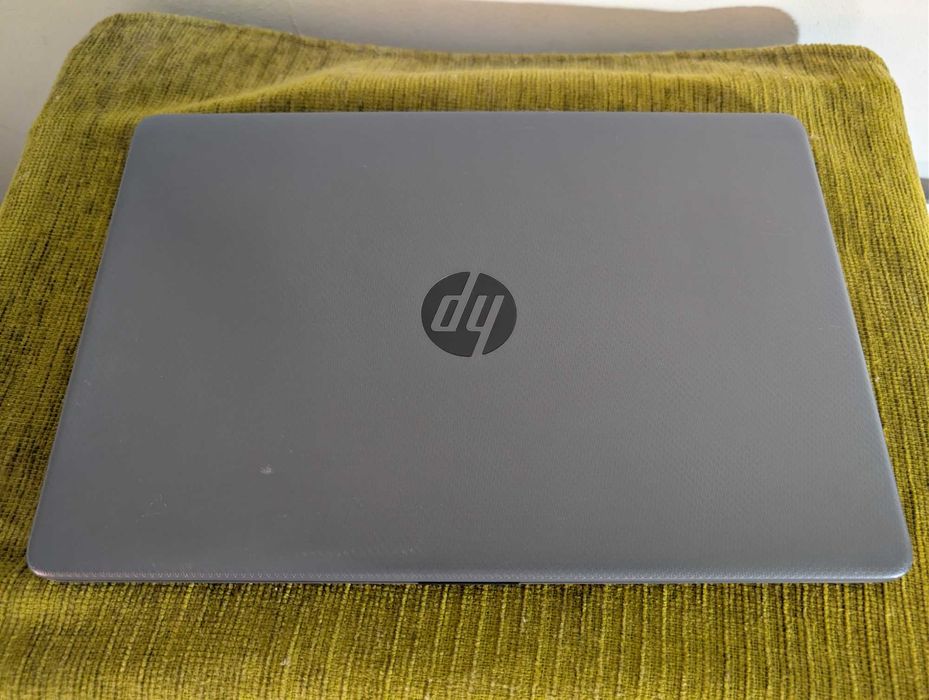 Laptop HP 250 G9 cu procesor Intel Celeron N4500 pana la 2.8GHz, 15.6'', 8GB DDR4 RAM, 256GB SSD, Intel UHD Graphics