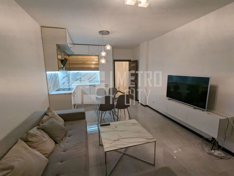 Дава се под наем Двустаен апартамент в София, Младост 2 - 73 кв.м за 716 € - Снимка #1