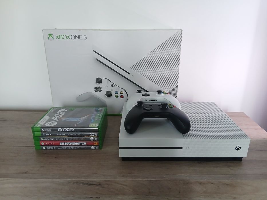 Vand Consolă Xbox One S 1 TB + 1 Controller Original Alb + 5 Jocuri