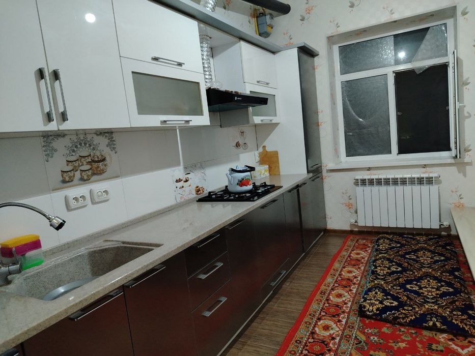 Bozar yanda yangi domda 2 xonali 72 kv kvartira ijaraga beriladi stude