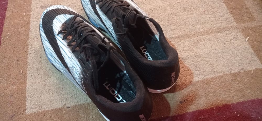 sarakanosha nike