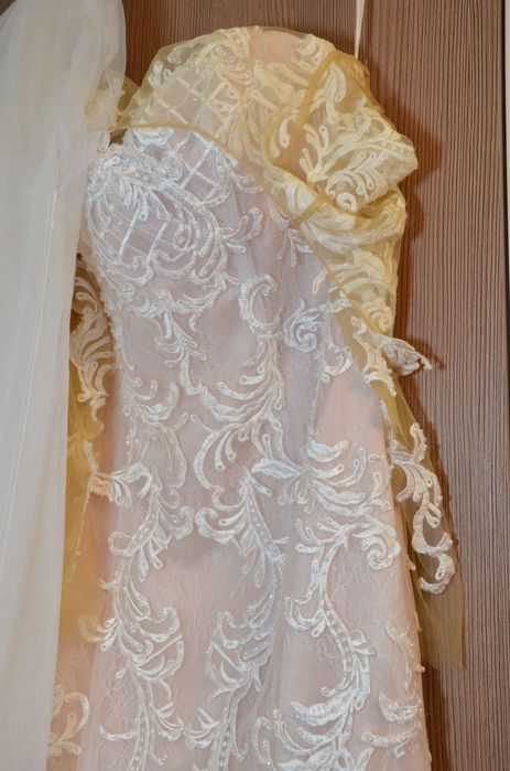 Rochie de mireasa tip sirenă cu trenă detașabilă