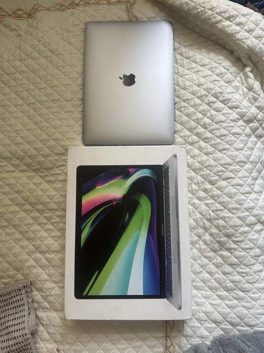 MacBook Pro M2 2022