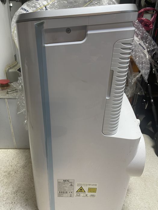 Мобилен климатик AEG AXP26U5W58H