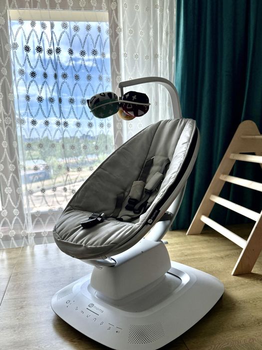 Кресло-качалка (шезлонг)4moms Mamaroo4
