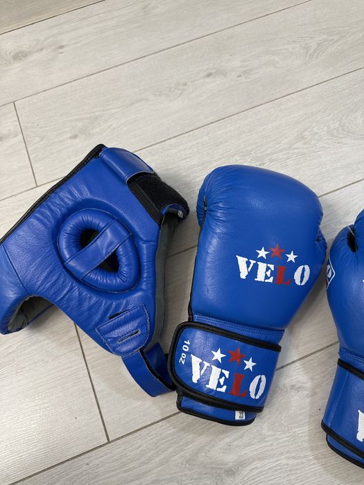 Продам форму, перчатки и шлем