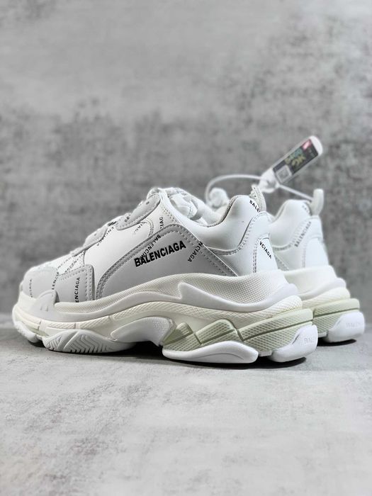 Adidasi Balenciaga Triple S Calitate Premium