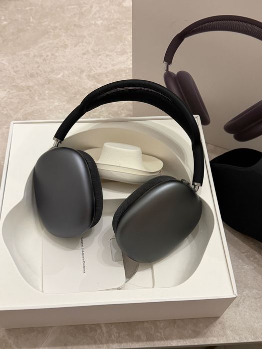 Apple AirPods Max — Black