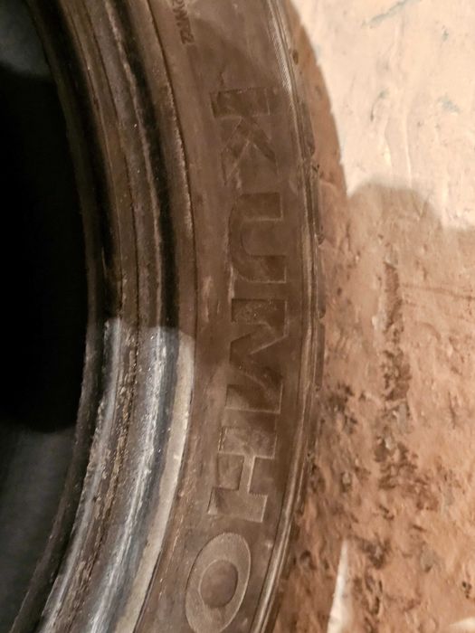 Гуми Kumho- летни 255/40/19