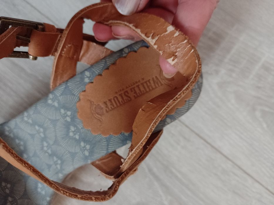 Sandale de piele întoarsă