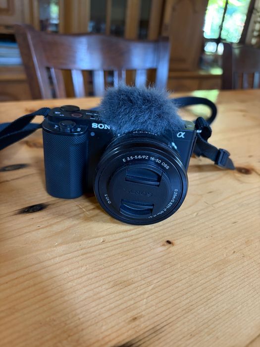 Sony ZV-E10 + обектив 16-50
