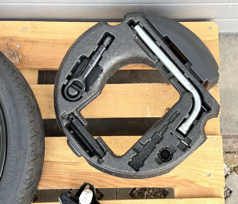 Комплект резервна гума патерица AUDI A6 A7 4G