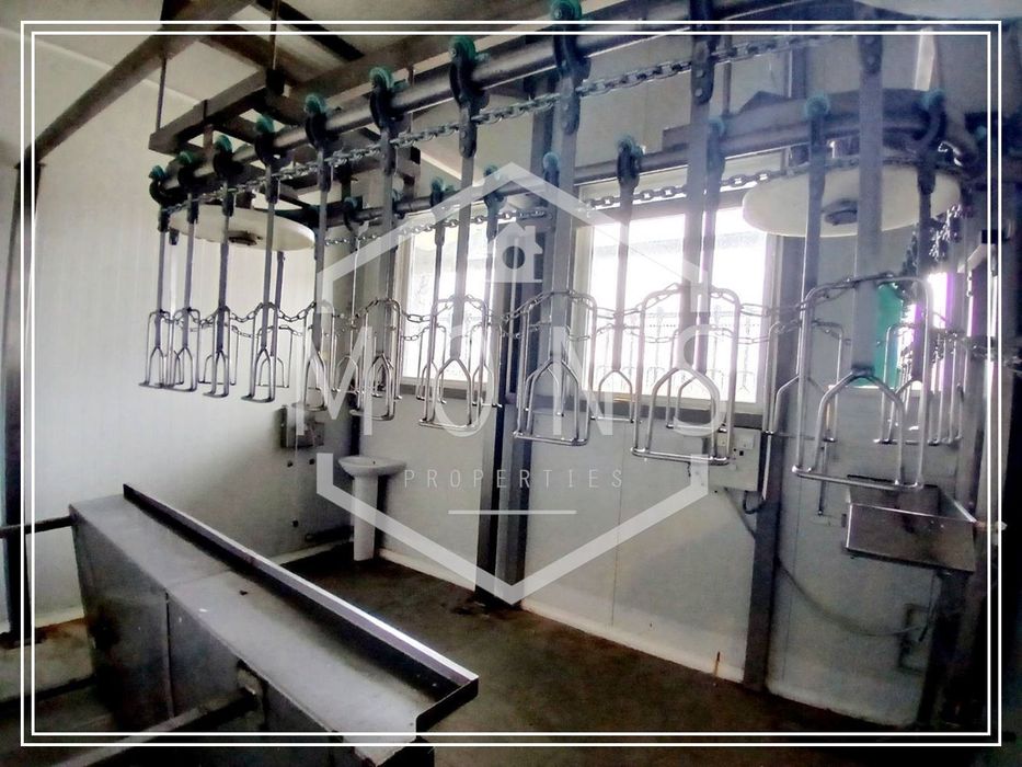 Пром. помещение в Габрово, област-с.Сенник площ 2144 цена 449000