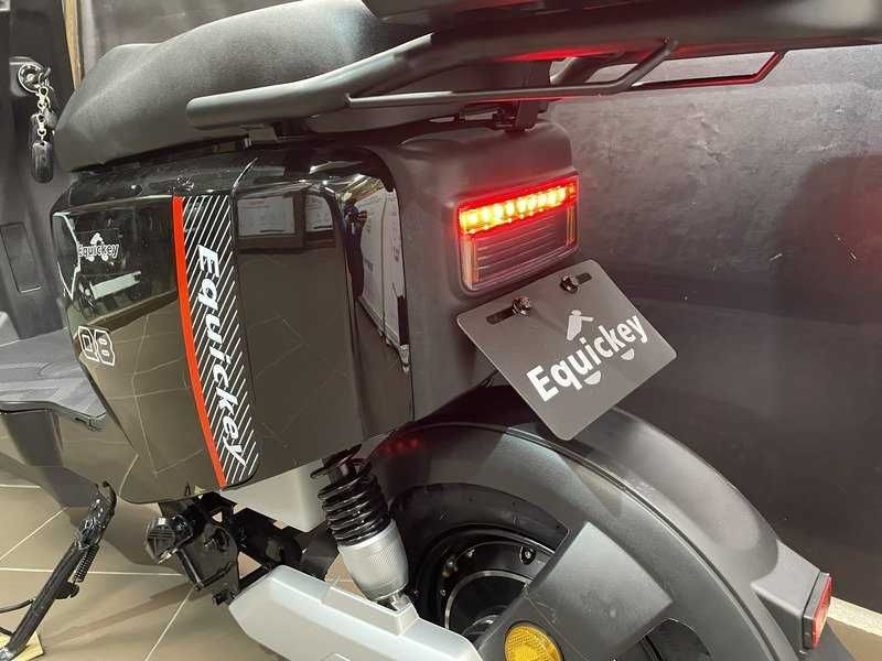 scuter electric 2025 EQUICKEY q8,48v 60ah lifepo4 baterie,incarcare super rapida incarcator 15A 54V,telecomanda original 25km/h,delimitat 50km/h