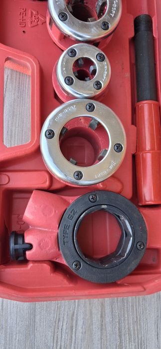 Тиски. Резьбонарезной инструмент.