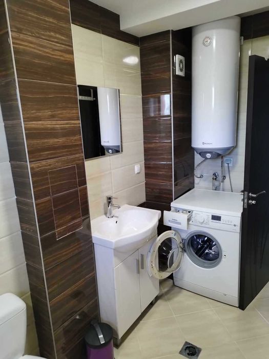 Обширен 100 кв.м. двустаен апартамент под наем в "Сухата река"