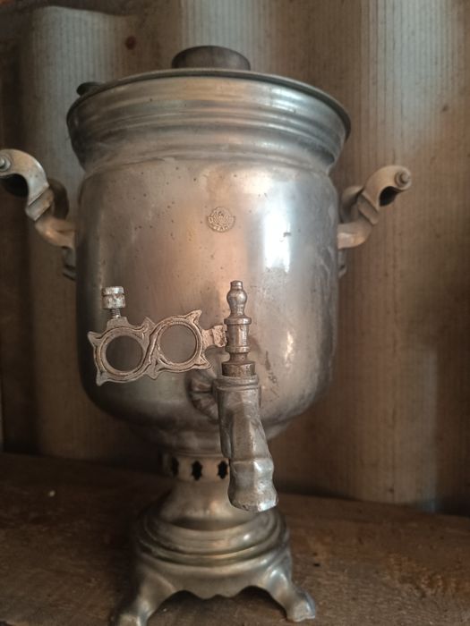 Самовар на дровах.