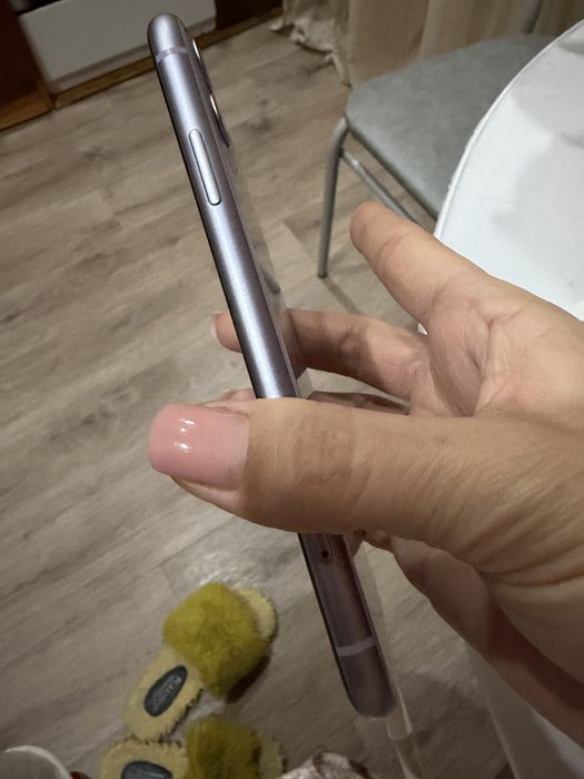 iPhone 11 продам………………………………