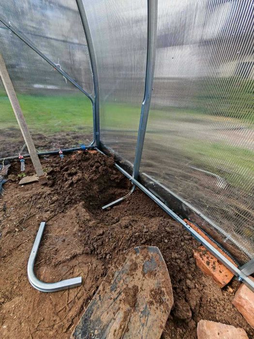 Поликарбонатна оранжерия 3×6 м /здрава конструкция/