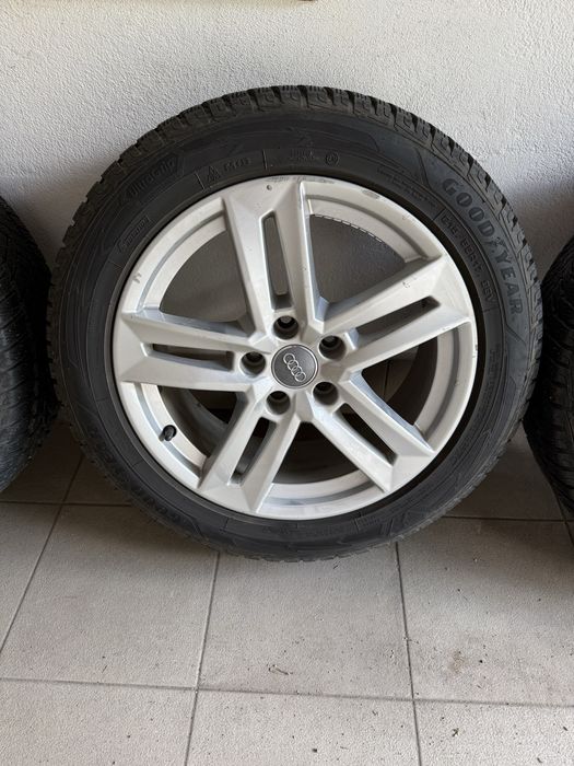 Оригинални Ауди джанти 17 с гуми Goodyear