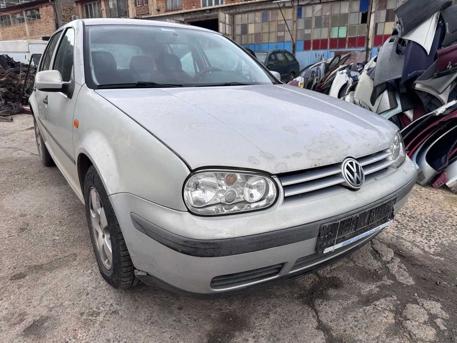 Volkswagen Golf 4 1.4i 75hp 1998г. На Части.