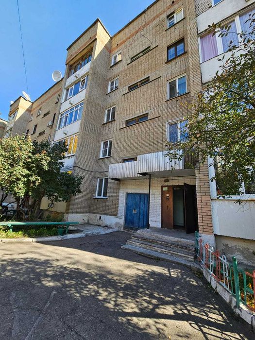 Продам 3х. ком на стрелке славского 58 1 этаж