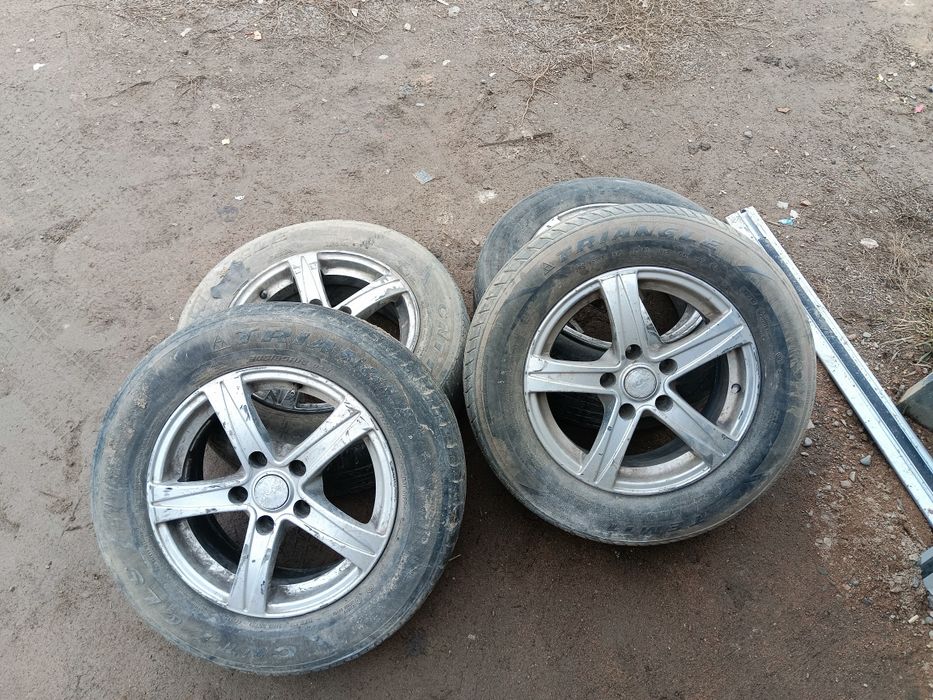 Продам зимний комплект колеса