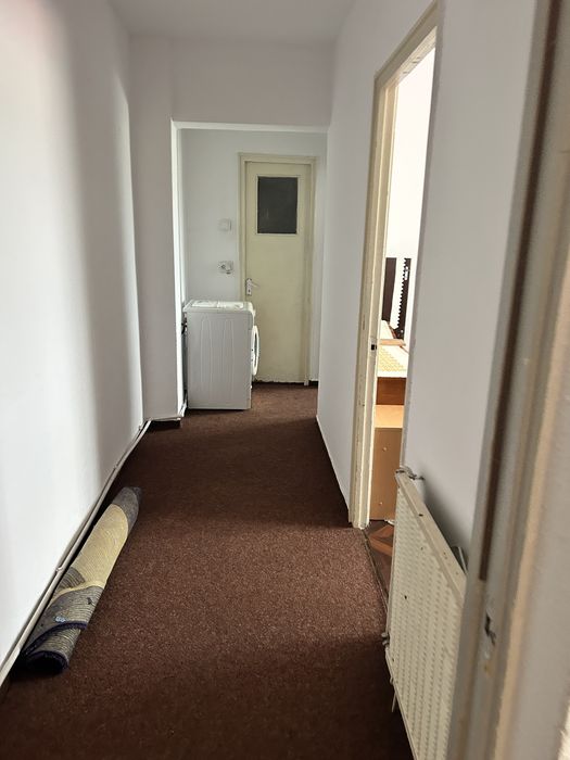 Inchiriez apartament 3 camere