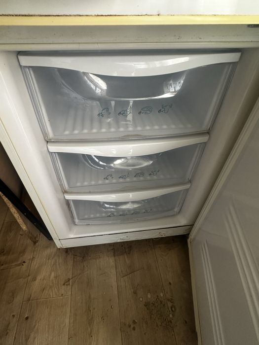 Продам холодильник