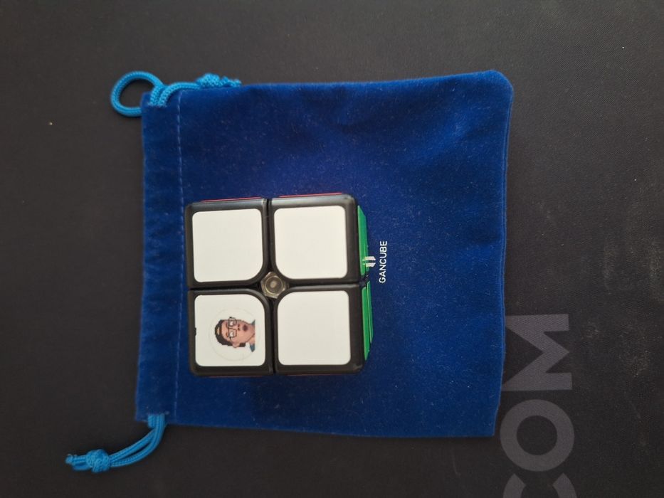 Vând set cuburi rubice GAN cu stickere și lubrifieri Cubicle.