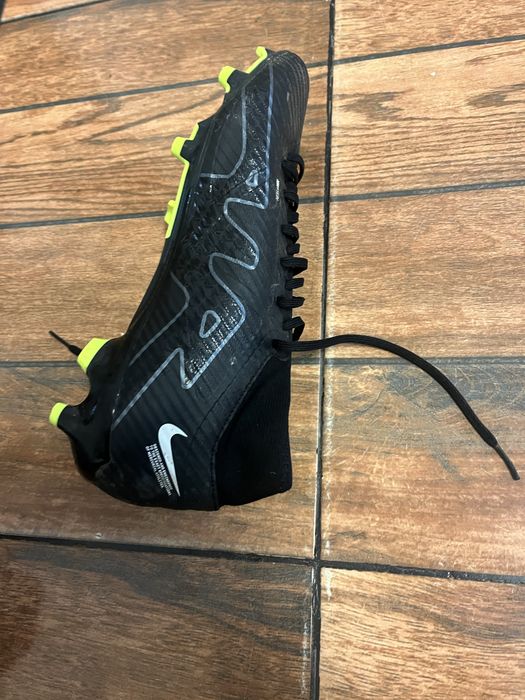 Ghete de fotbal nike