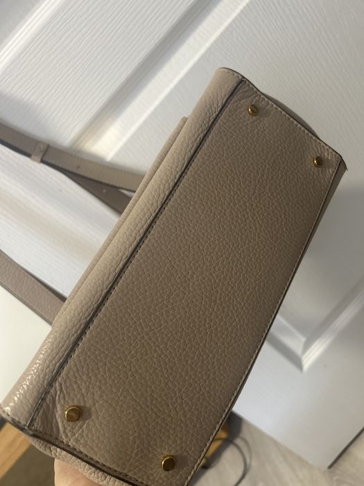 Vand geanta purtata Coccinelle