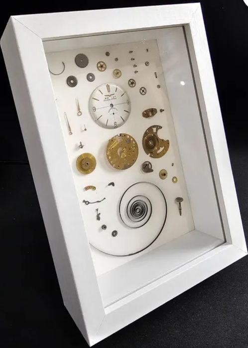 Ръчно изработена картина от разглобен часовников механизъм – уникален