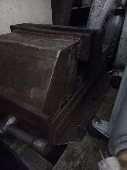 Тиски самодельные металлические