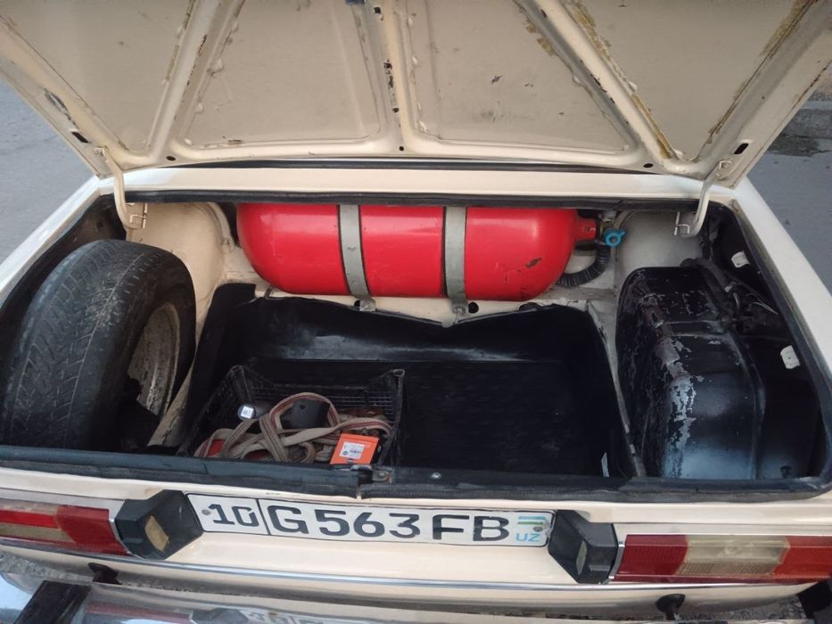 Vaz 2106 sotiladi yoki arendaga beriladi