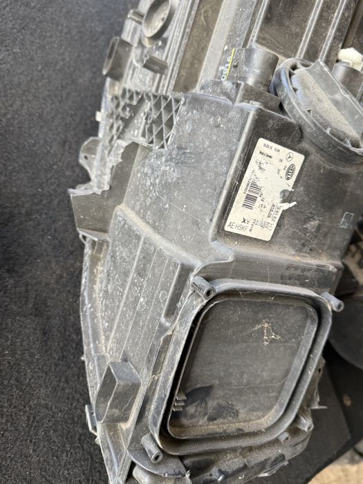 Фар с забележки за части Mercedes A clas w176 спукан корпус