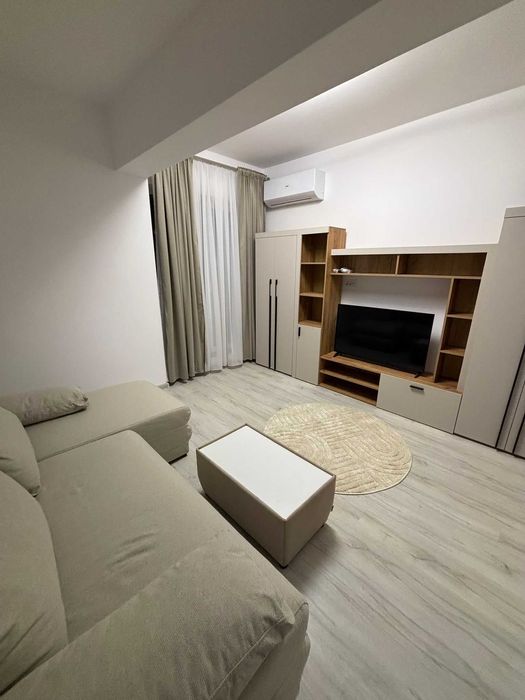 Ofer spre inchiriere garsoniera in bloc nou