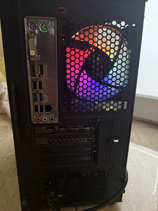 Vand PC de gaming,stare excelenta
