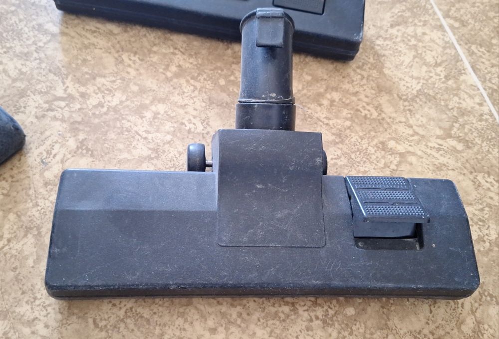 Пылесос на запчасти.