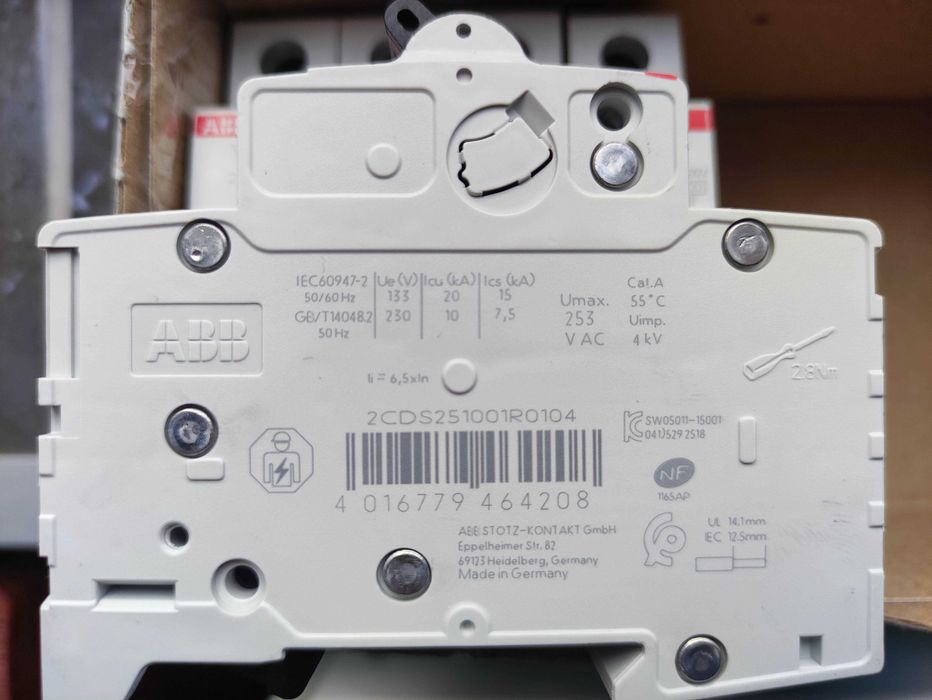 Автоматичен прекъсвач ABB за DIN шина 10 A, 230 V, 6 kA, 1P, S201-C10