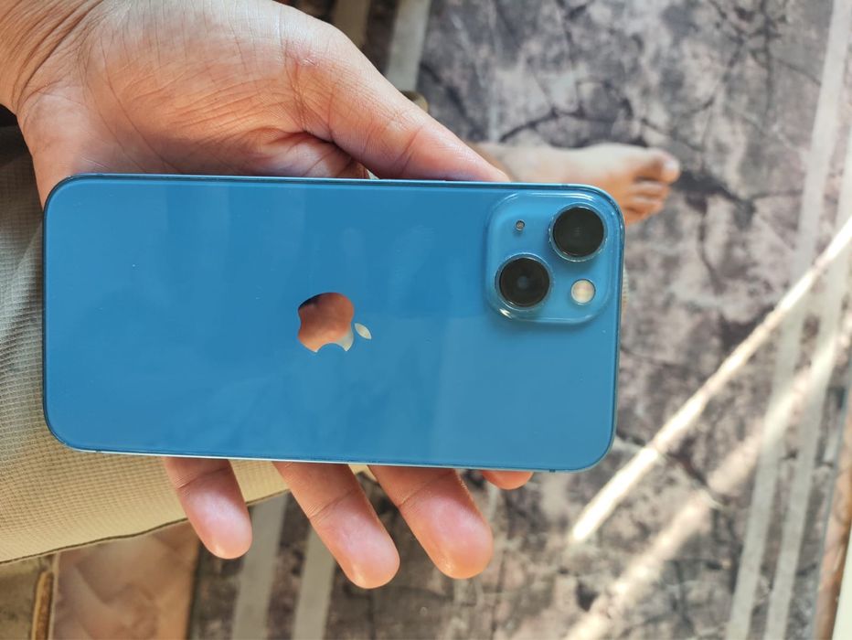 Продам Iphone 13