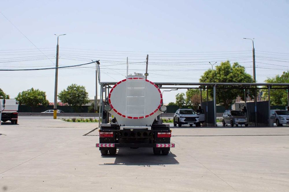 Ichimlik suvi tashuvchi mashina 6m³ (водовоз) FAW Tiger V