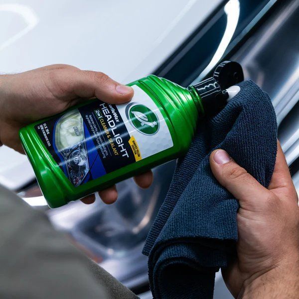Solutie curatare si polisare sticla faruri TurtleWax 53168, 300ml